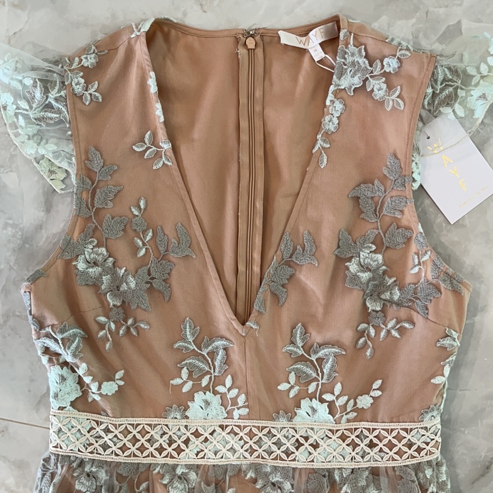 Wayf Oakfield Embroidered maxi dress medium - Picture 9 of 9